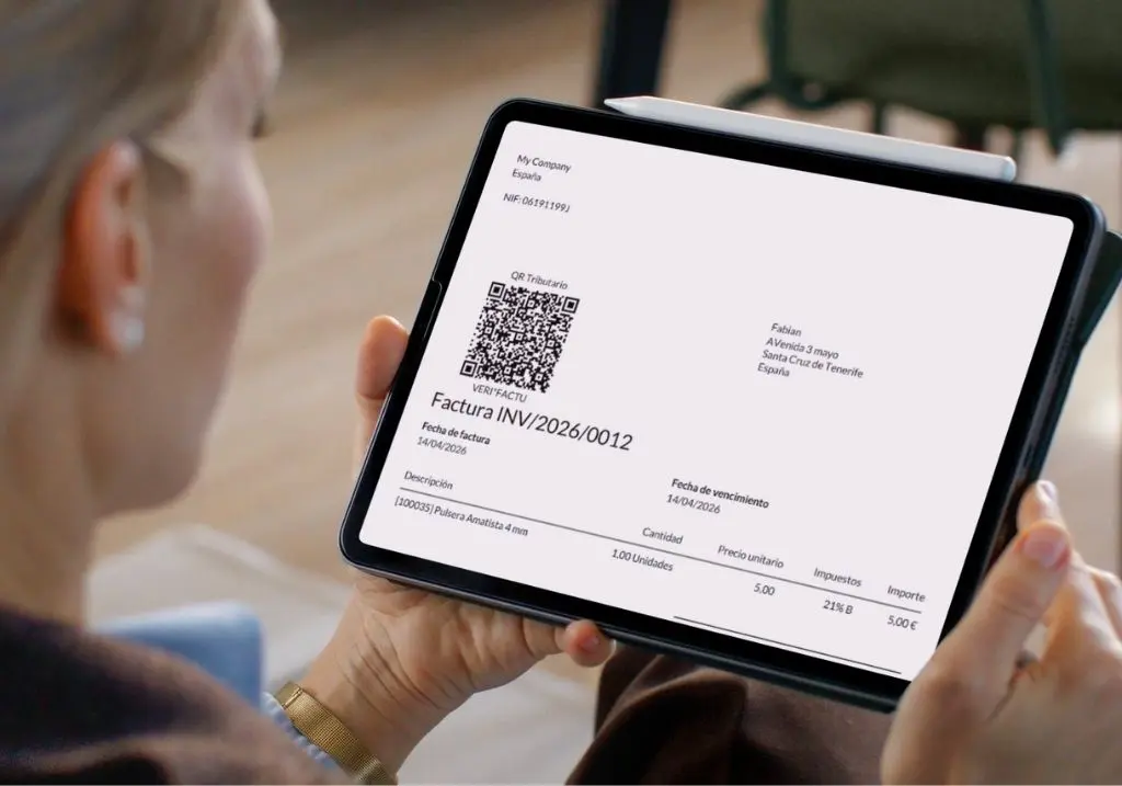 Invoice with its AEAT QR code, ready to email to the customer